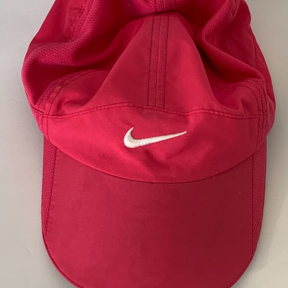 Womens Nike Pink Adjustable Golf Cap - Picture 5 of 6